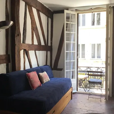 Apartment Historical Center, Typical Normandy's Style With Balcony *